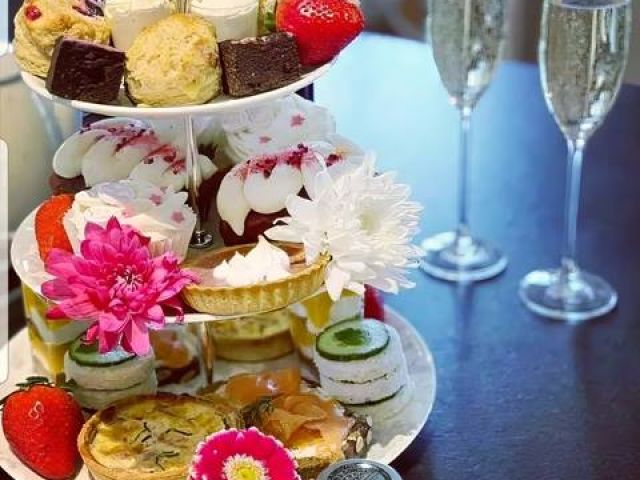 afternoon-tea-hampers (1)-kireth-ai